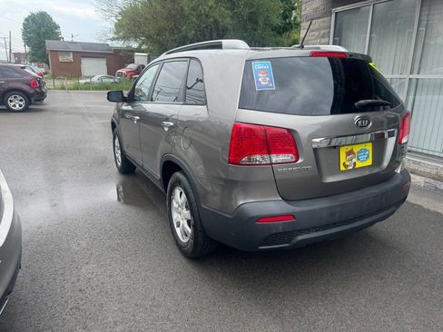 Used 2011 Kia Sorento 2WD w/ Convenience Pkg image 3