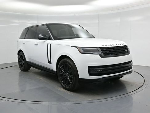 Used 2025 Land Rover Range Rover SE image 52