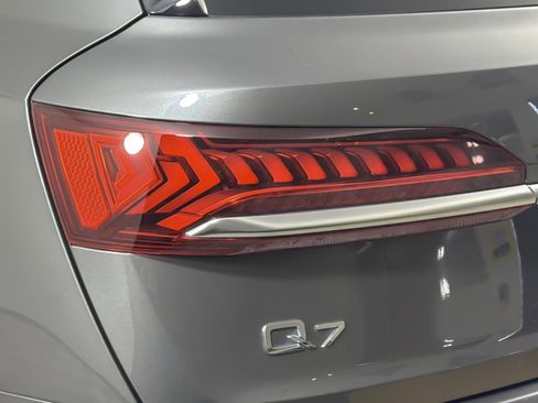 Used 2023 Audi Q7 2.0T Premium w/ Convenience Package AWD/4WD image 28