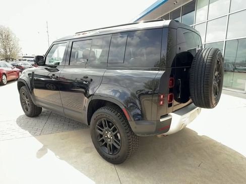 Used 2025 Land Rover Defender 110 S image 6