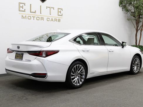 Used 2019 Lexus ES 300h FWD image 11