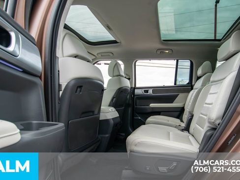 Used 2024 Hyundai Santa Fe Calligraphy image 11