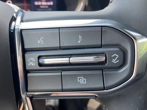 New 2025 GMC Canyon Elevation w/ Convenience Package image 18