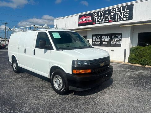 Used 2019 Chevrolet Express 2500 w/ Driver Convenience Package RWD image 4