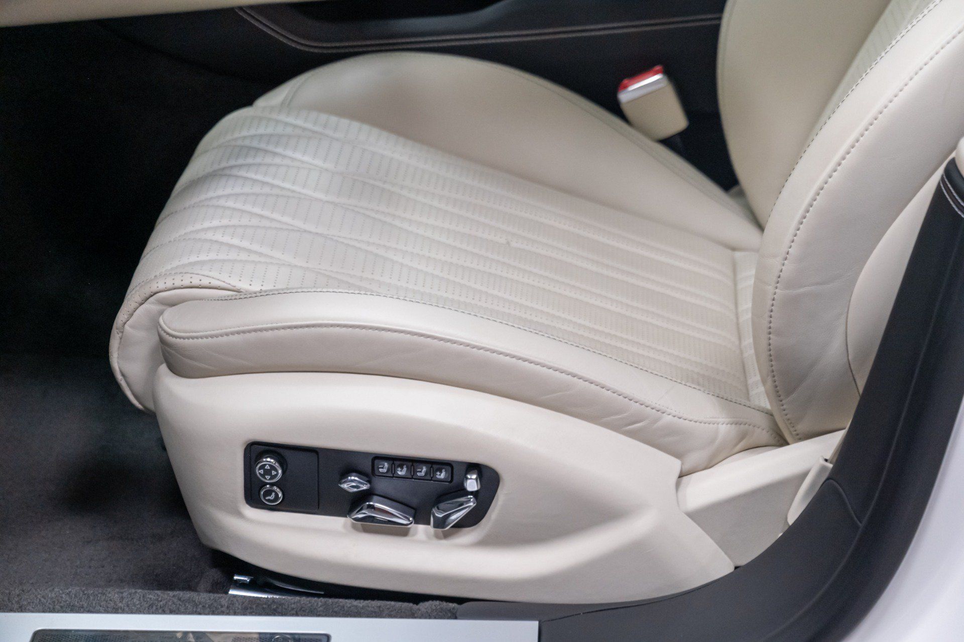 Used 2021 Bentley Flying Spur W12 AWD/4WD image 33