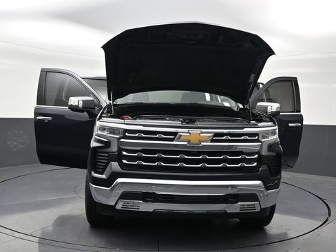 Used 2023 Chevrolet Silverado 1500 LTZ RWD image 34