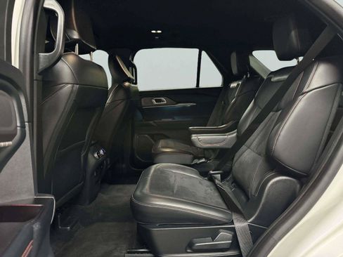 Used 2025 Ford Explorer ST AWD/4WD image 41