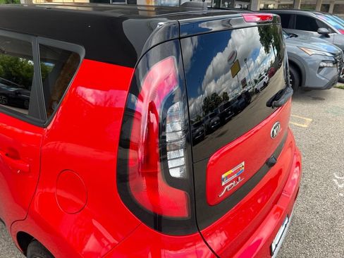 Used 2017 Kia Soul + w/ Designer's Package FWD image 35