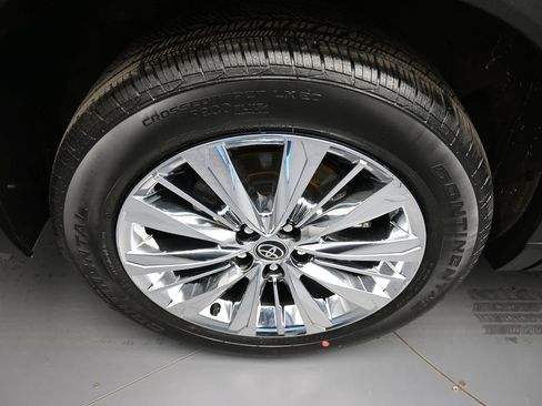 Certified 2024 Toyota Grand Highlander Platinum image 12