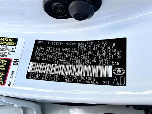 Used 2017 Toyota Corolla SE w/ Carpet Mat Package (TMS) FWD image 35