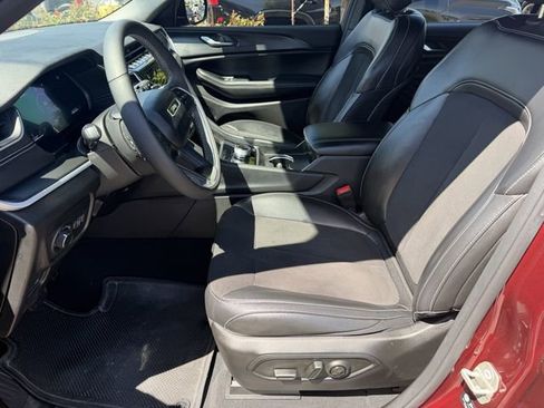 Used 2024 Jeep Grand Cherokee L Altitude image 20