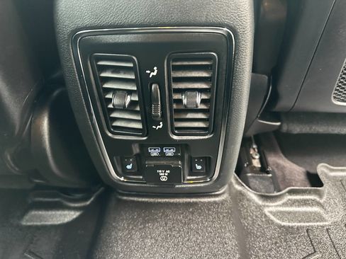 Used 2016 Dodge Durango Limited w/ Nav & Power Liftgate Group image 27