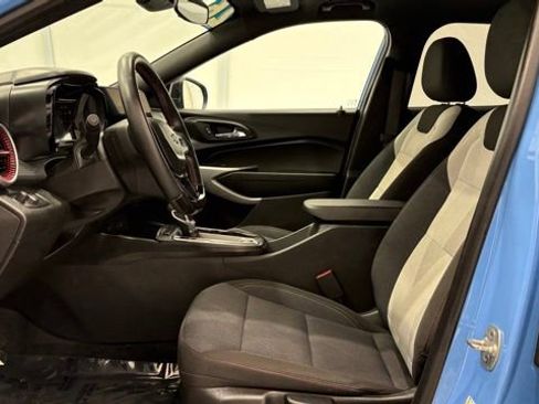 Used 2024 Chevrolet Trax RS w/ Sunroof Package image 11