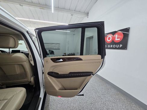 Used 2018 Mercedes-Benz GLS 450 4MATIC image 28