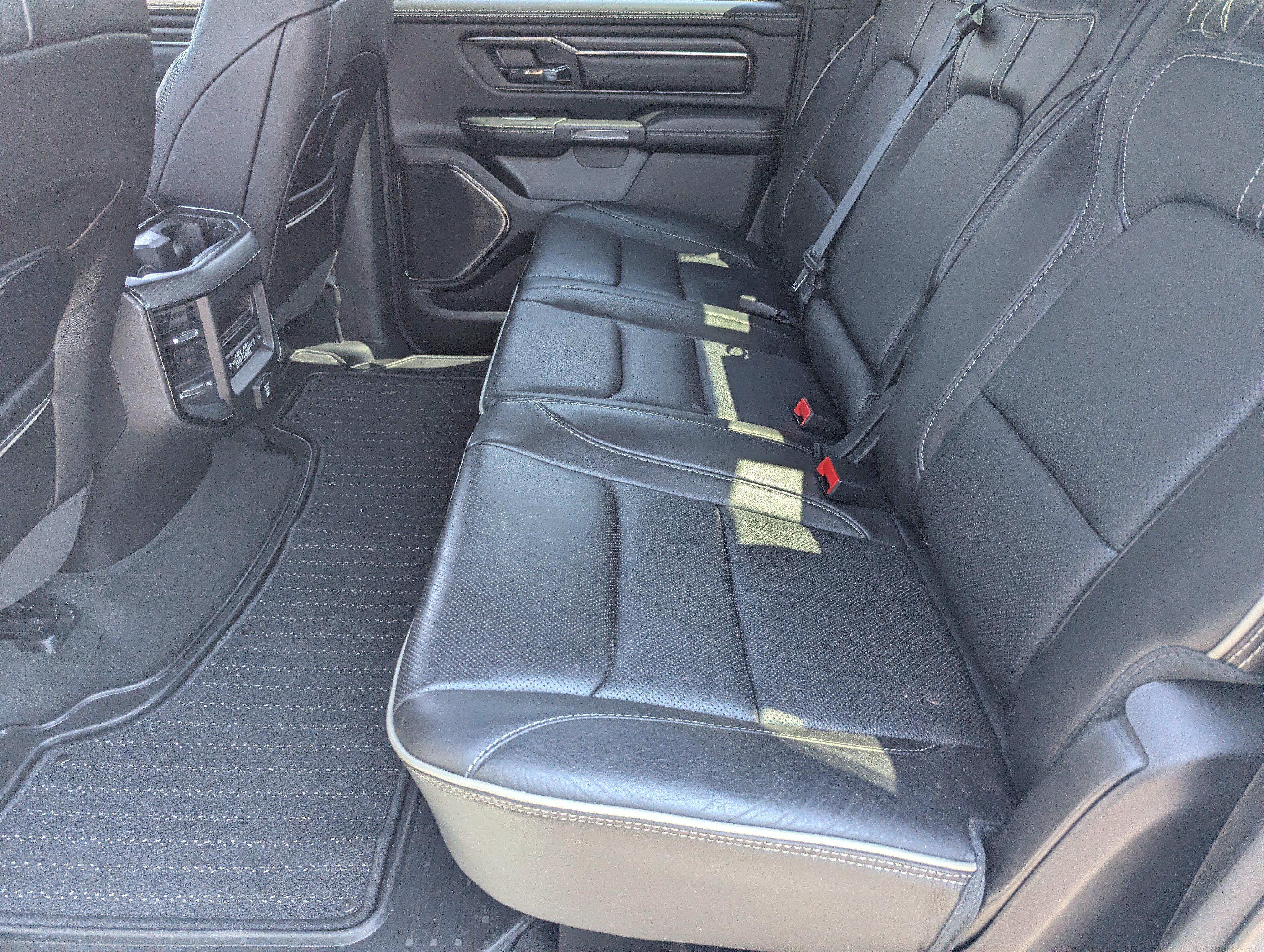 Used 2022 RAM 1500 Limited AWD/4WD image 16