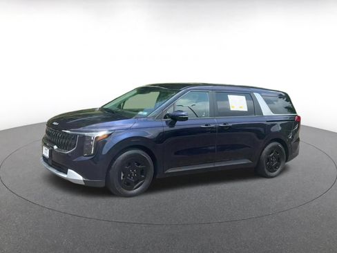 Used 2026 Kia Carnival FWD image 6