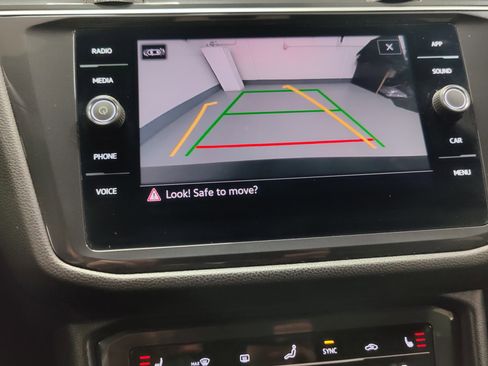 Certified 2024 Volkswagen Tiguan SE R-Line image 25