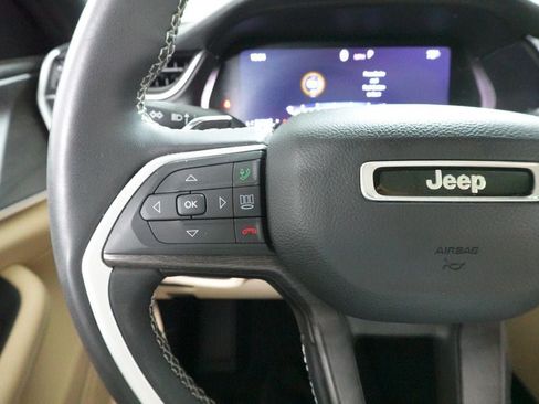 Used 2023 Jeep Grand Cherokee L Limited AWD/4WD image 13