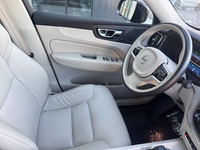 Used 2023 Volvo XC60 B5 Plus w/ Protection Package Premier AWD/4WD image 25