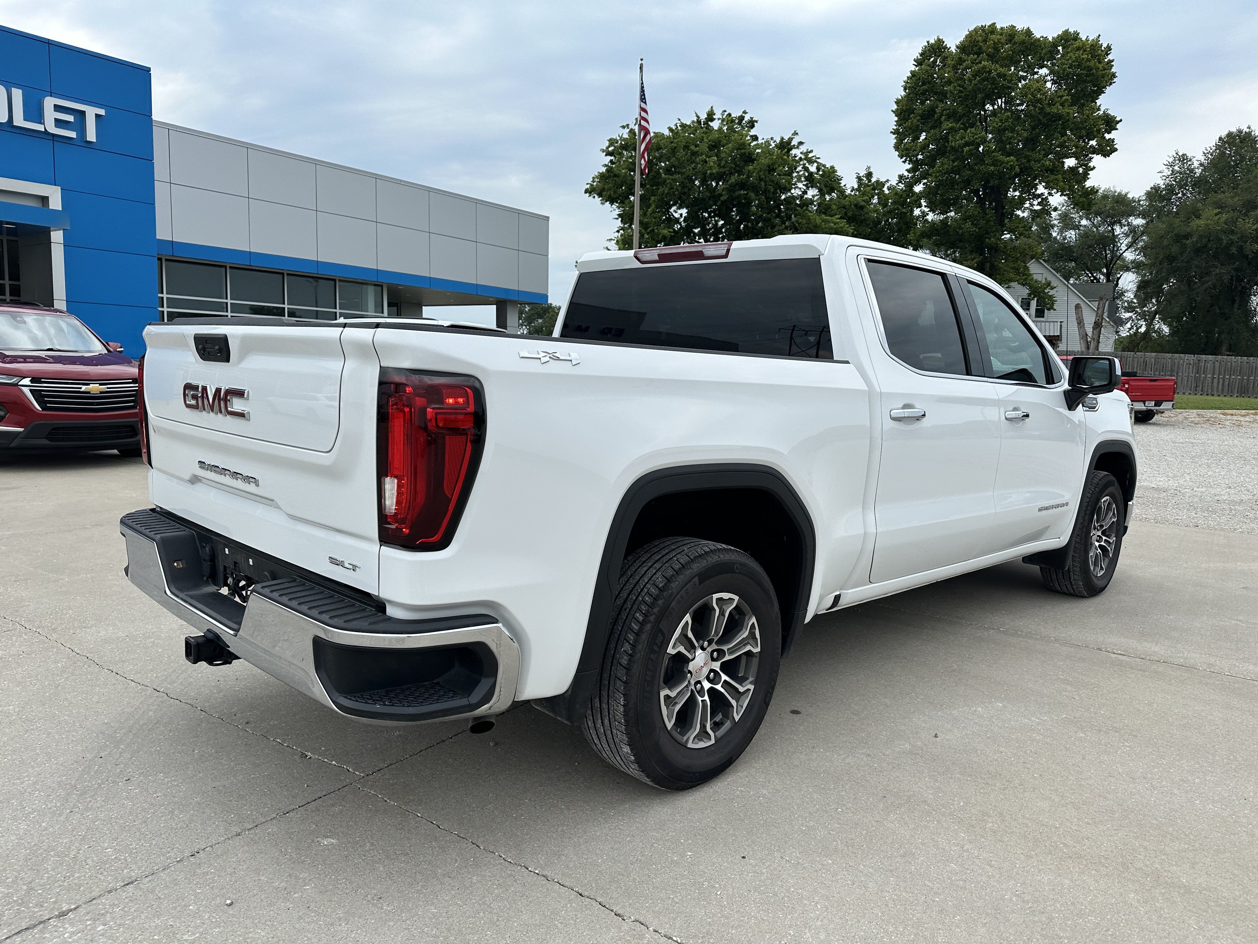 Certified 2026 GMC Sierra 1500 SLT AWD/4WD image 4