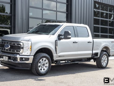 Used 2024 Ford F250 XLT AWD/4WD image 2