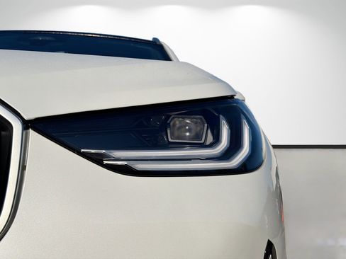 Used 2025 BMW X3 xDrive30i image 9