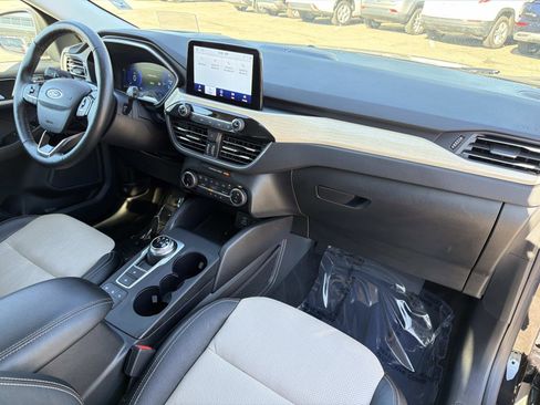 Used 2022 Ford Escape Titanium w/ Titanium Elite Package image 32