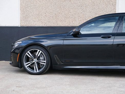Used 2019 BMW 750i 750i Sedan 4D w/ M Sport Package image 7