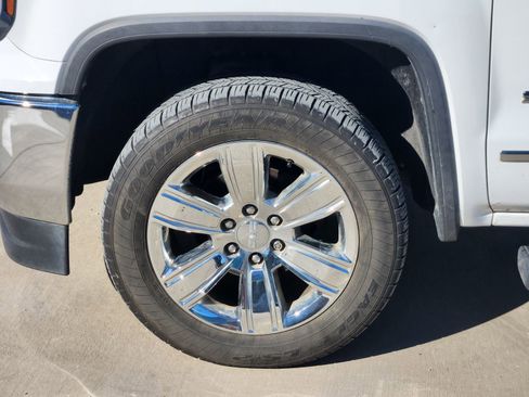 Used 2018 GMC Sierra 1500 SLT w/ Enhanced Driver Alert Package image 11