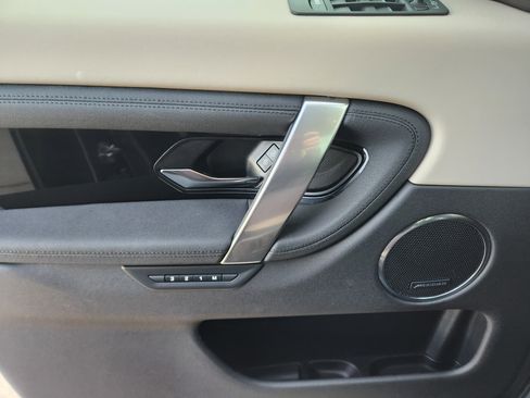 Used 2024 Land Rover Discovery Sport S image 23