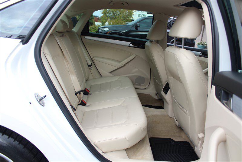 Used 2013 Volkswagen Passat 2.5 SE FWD image 20