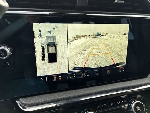 Used 2024 GMC Sierra 2500 AT4 w/ AT4 Preferred Package AWD/4WD image 16