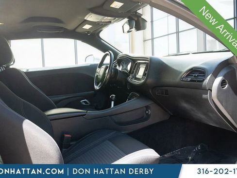Used 2016 Dodge Challenger R/T RWD image 15
