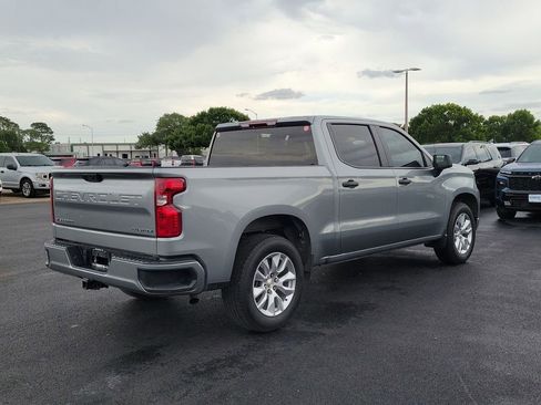 Used 2025 Chevrolet Silverado 1500 Custom image 6