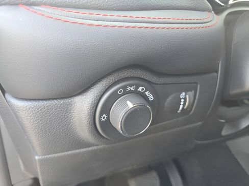 Used 2025 Dodge Durango GT image 19