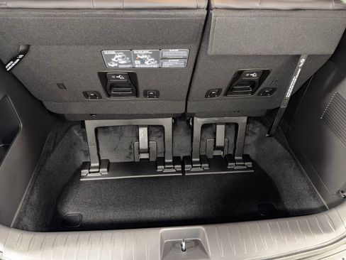New 2026 Kia Carnival EX FWD image 29