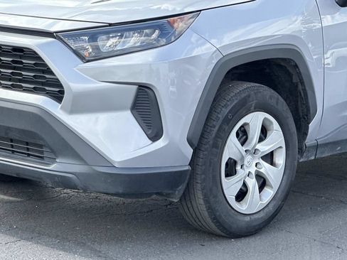 Used 2021 Toyota RAV4 LE FWD image 8