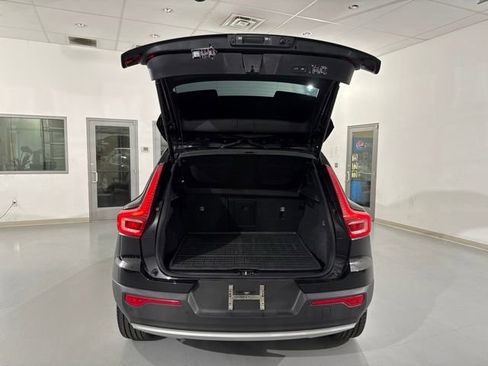 Used 2022 Volvo XC40 T5 Momentum AWD/4WD image 12