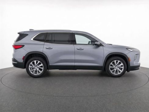 Used 2025 Buick Enclave Preferred FWD image 4