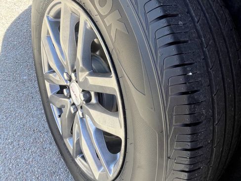 Used 2018 GMC Acadia SLT image 9