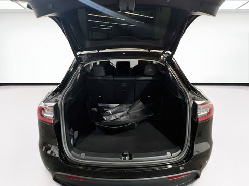 Used 2023 Tesla Model Y Performance AWD/4WD image 19