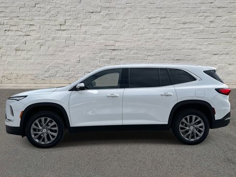 Used 2025 Buick Enclave Preferred image 2