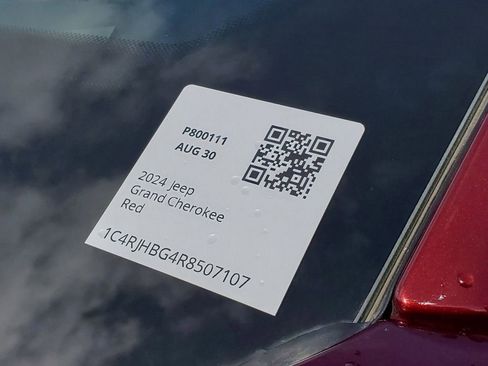 Used 2024 Jeep Grand Cherokee Limited image 25