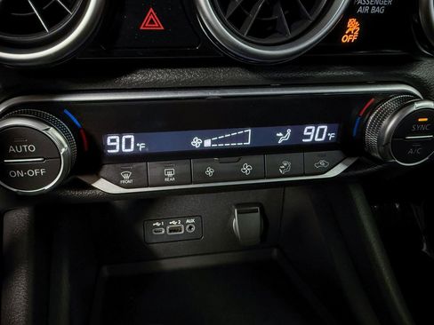 Used 2020 Nissan Sentra SV image 18