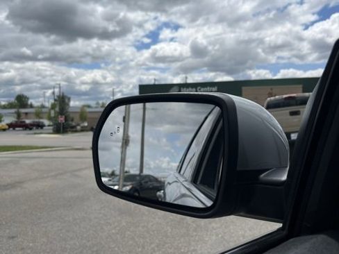 Used 2024 Ford Edge Titanium image 24