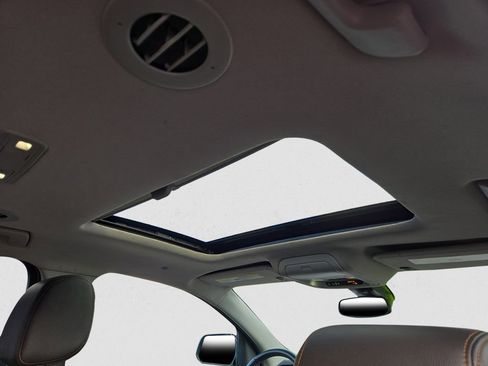 Used 2023 GMC Acadia AT4 w/ Technology Package image 19