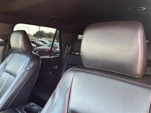Used 2021 Ford Expedition XLT image 17
