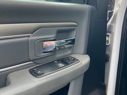 Used 2016 RAM 2500 Tradesman w/ Chrome Appearance Group image 9