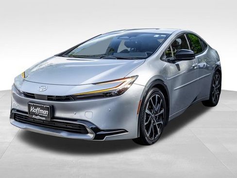 Used 2023 Toyota Prius Prime FWD image 11