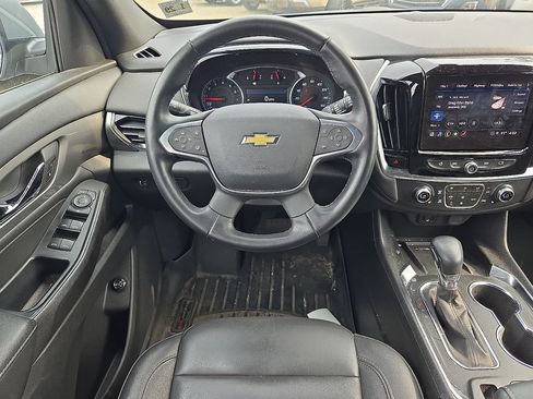 Used 2023 Chevrolet Traverse LT AWD/4WD image 17